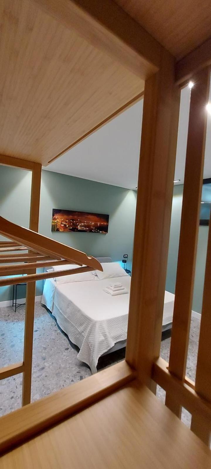 Gate 16 Room Napoli Εξωτερικό φωτογραφία