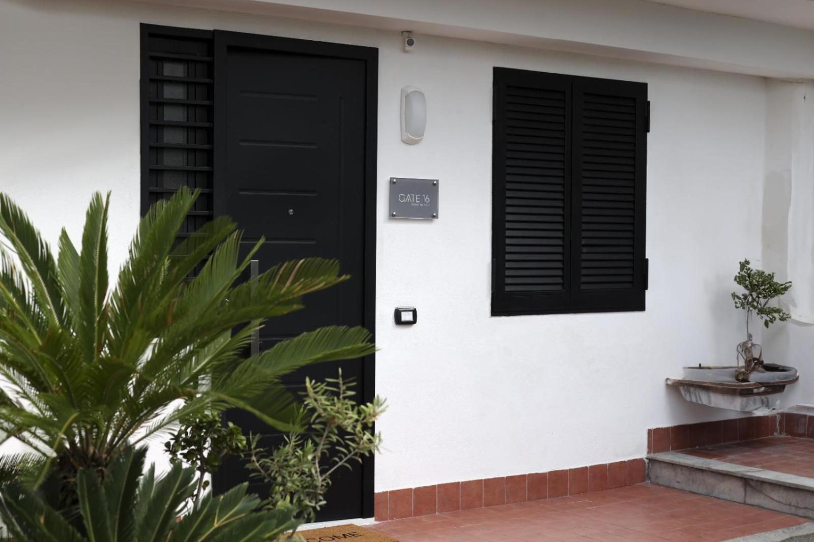 Gate 16 Room Napoli Εξωτερικό φωτογραφία